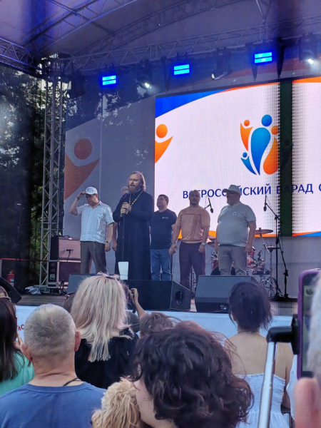 «Крепкая семья — крепкая Россия»: Всероссийский парад семьи прошел в 100 городах России