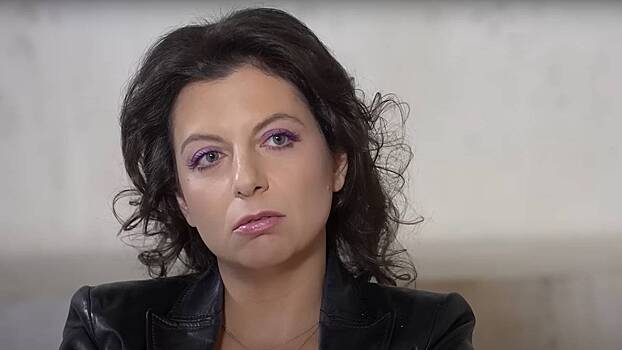 Pervuju partiju novogo romana simonjan raskupili v magazinah moskvy za 10 minut ab41500.jpg