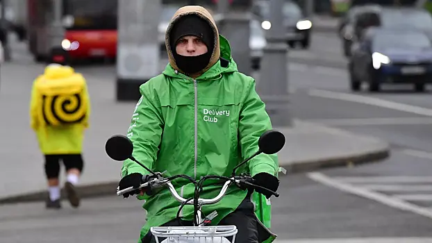 V peterburge utverdili trebovanija k vneshnemu vidu kurerov dd42252.webp